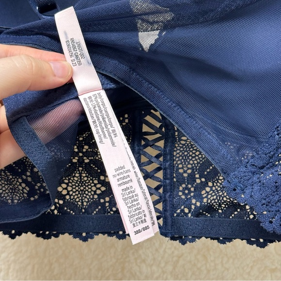 38B - VICTORIA'S SECRET - Push-Up Wireless Lace Bra Top Navy Blue LIKE NEW - Picture 9 of 11